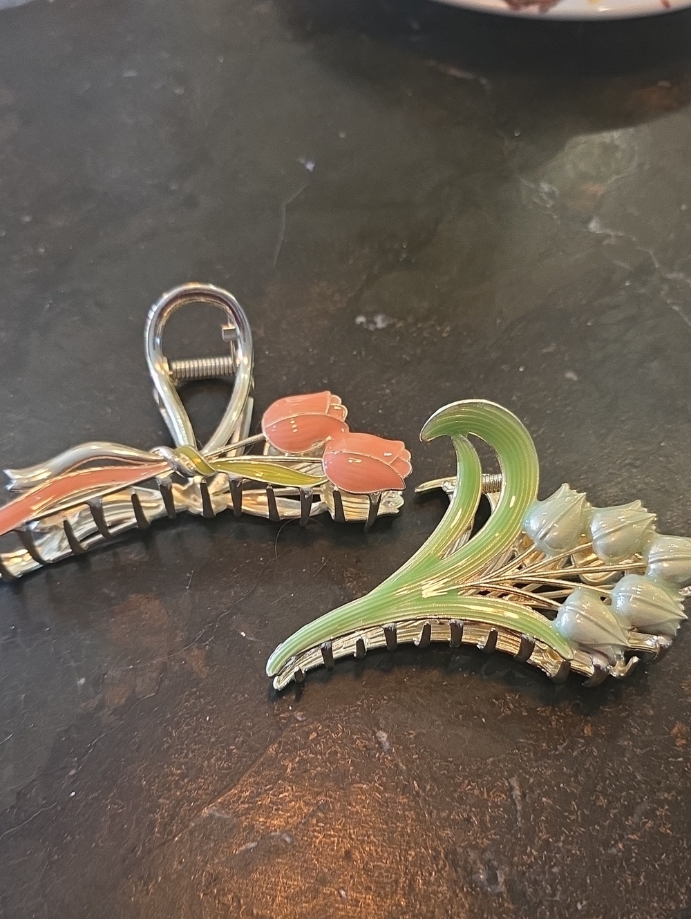 Floral Enamel Hair Claw Clip - Green & Coral